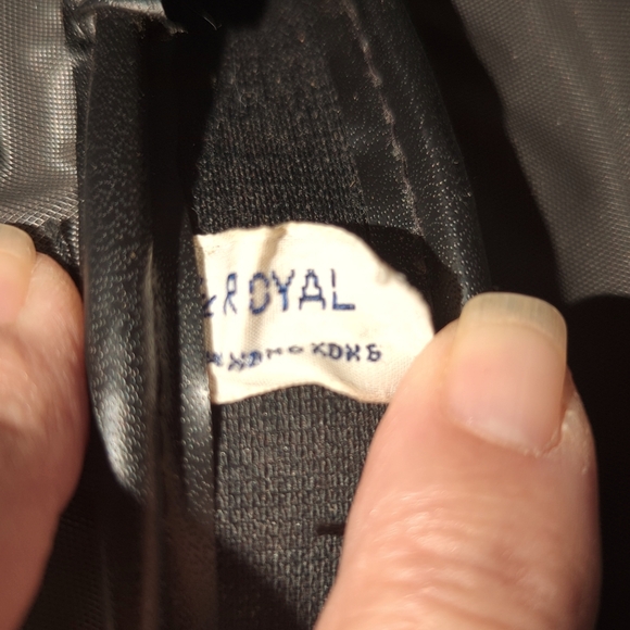 70's Unisex Royal Briefcase - Picture 5 of 8